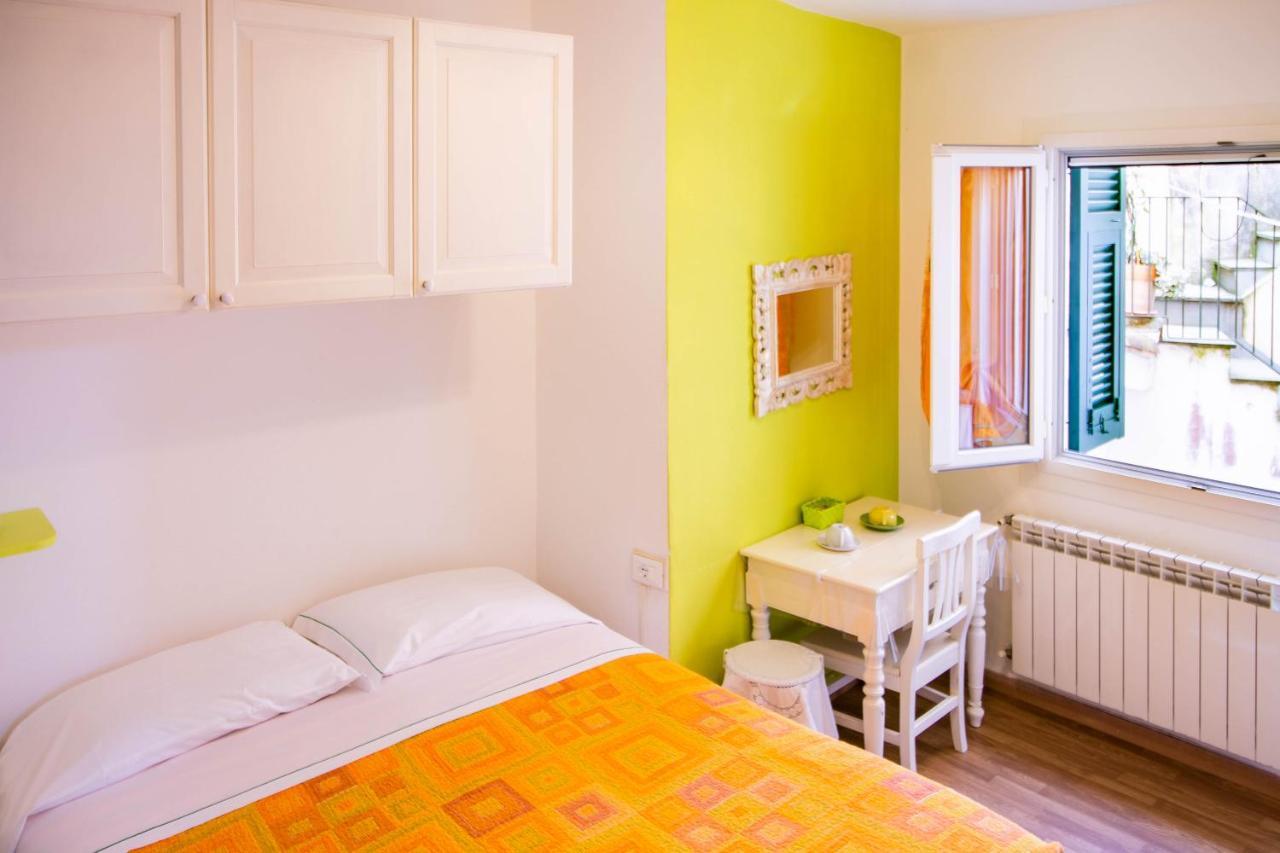Solemagia In Via Roma Hotel Vernazza Bagian luar foto