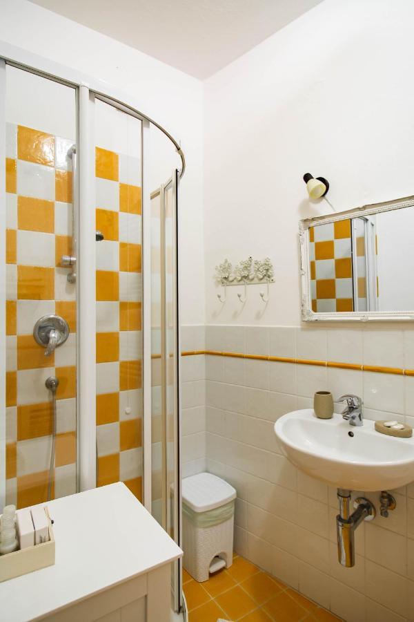 Solemagia In Via Roma Hotel Vernazza Bagian luar foto